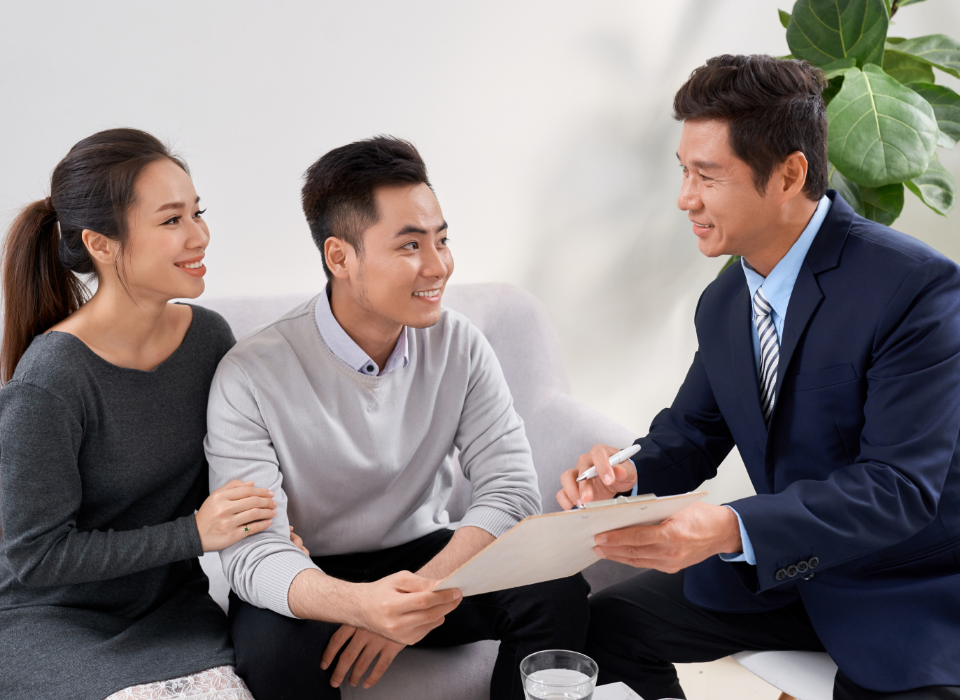What is a licensed money lender in Singapore?