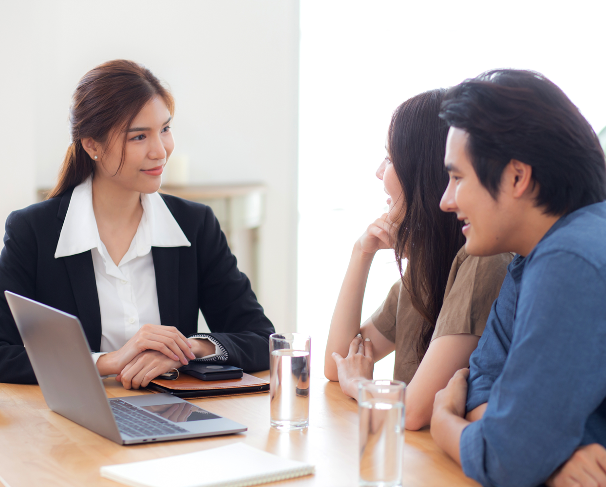 Who can apply for a home renovation loan