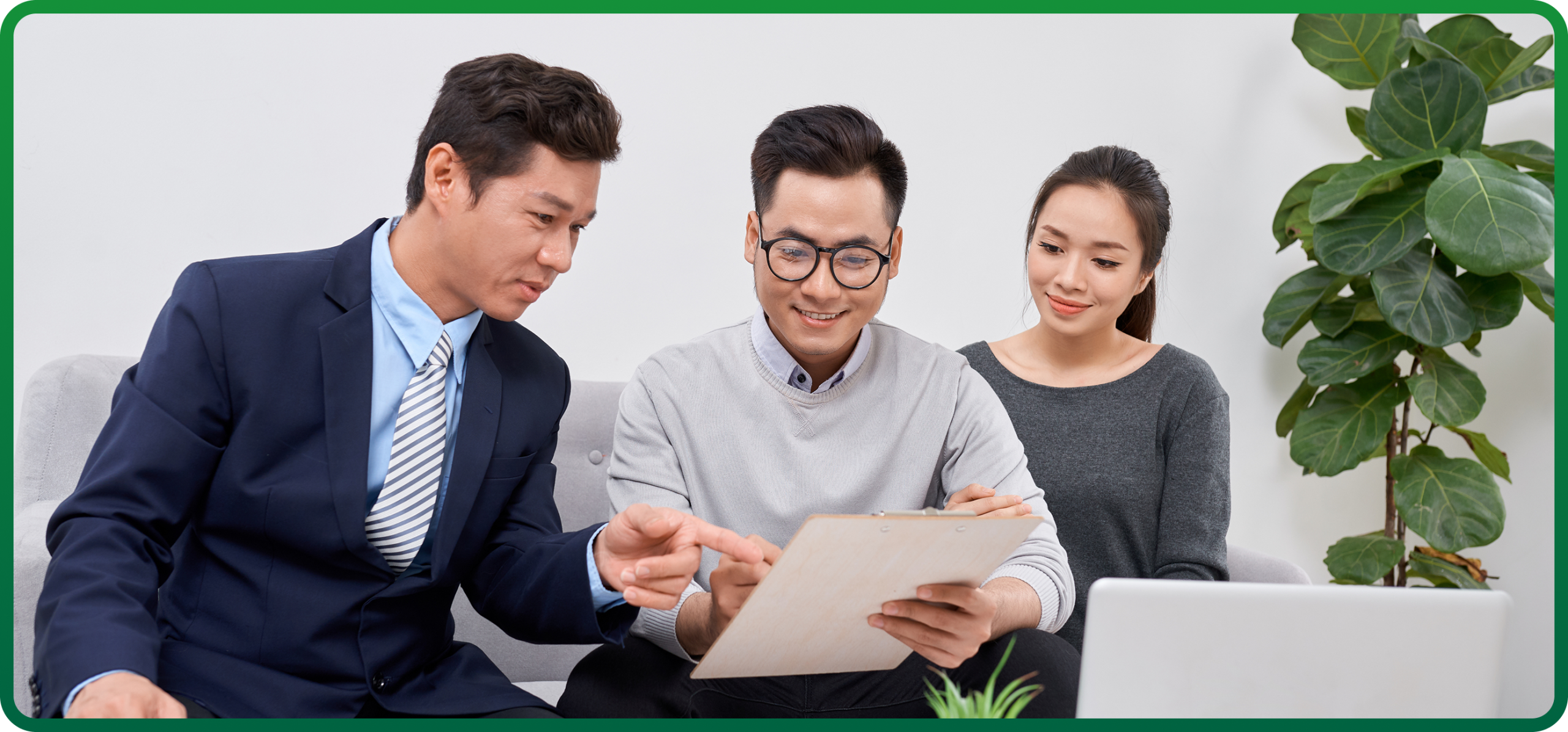 Do licensed money lenders provide financial advice