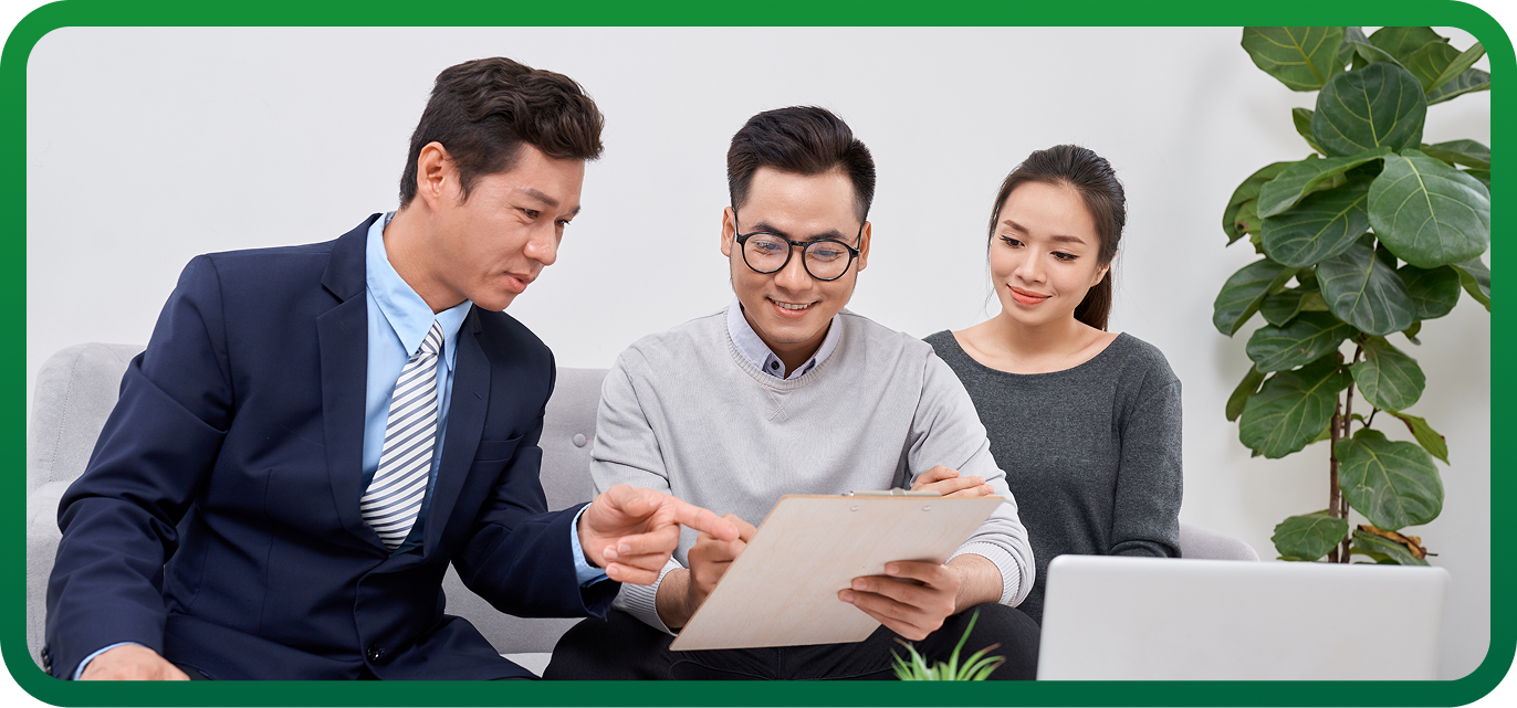Do licensed money lenders provide financial advice